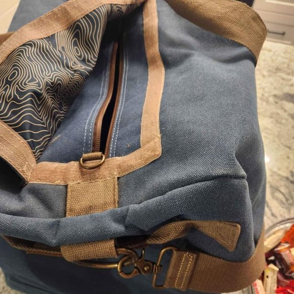 Revelry The Continental - Smell Proof Large Duffle - Picture 5 of 8